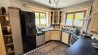 Küche mit Einbauküche - Top EFH mit großer Sonnenterrasse, Carport und Souterrain. Ruhige Lage in Wasserburg/Günzburg