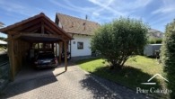 Aussenansicht mit Carport - Top EFH mit großer Sonnenterrasse, Carport und Souterrain. Ruhige Lage in Wasserburg/Günzburg