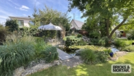 Teich mit Pergola - „Wohnen im Paradies“ Tolles Einfamilienhaus mit Traumgarten in Bobingen