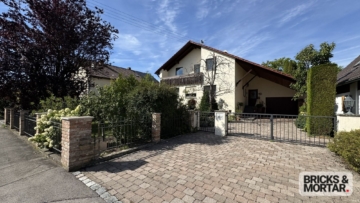 „Wohnen im Paradies“ Tolles Einfamilienhaus mit Traumgarten in Bobingen, 86399 Bobingen, Einfamilienhaus