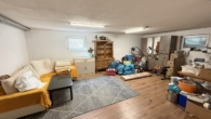 Hobbyraum Keller - Großzügiges 1-2 Familienhaus mit Potenzial, großer Garage und großzügigen Garten in Langerringen