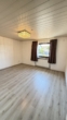 Schlafzimmer - Großzügiges 1-2 Familienhaus mit Potenzial, großer Garage und großzügigen Garten in Langerringen