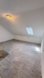 Schlafzimmer Dachgeschoß - Großzügiges 1-2 Familienhaus mit Potenzial, großer Garage und großzügigen Garten in Langerringen