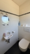 sep. WC - Großzügiges 1-2 Familienhaus mit Potenzial, großer Garage und großzügigen Garten in Langerringen