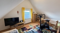 Dachgeschoßzimmer ( nicht in der Wohnfläche enthalten) - Schickes Reiheneckhaus in Ortrandlage von Weil ”HOCHWERTIG & DURCHDACHT”