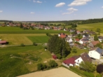 Vogelperspektive - Charmantes Einfamilienhaus mit viel Platz in Ortsrandlage von Scherstetten
