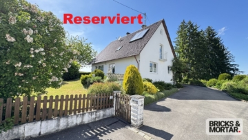 Charmantes Einfamilienhaus mit viel Platz in Ortsrandlage von Scherstetten, 86872 Scherstetten, Einfamilienhaus