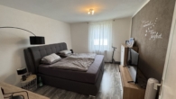 Elternschlafzimmer - Gepflegtes Dreifamilienhaus in Toplage- Modernisiert und mit durchdachten Grundrissen