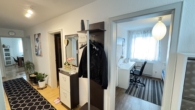 Flur WHG 1. OG - Gepflegtes Dreifamilienhaus in Toplage- Modernisiert und mit durchdachten Grundrissen
