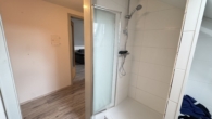 Dusche WHG DG - Gepflegtes Dreifamilienhaus in Toplage- Modernisiert und mit durchdachten Grundrissen