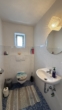 sep. WC - Vermietetes Einfamilienhaus – 3,8 % Bruttorendite und Potenzial für einen weiteren Bauplatz
