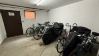 Fahrradkeller - Top gepflegte 3-Zimmer-Wohnung im 1. OG mit Südbalkon & Blick ins Grüne, TG-Stellplatz inklusive