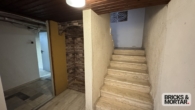 Flur KG - Einfamilienhaus mit Charme, einem großem Garten und einer Garage im Untergeschoß