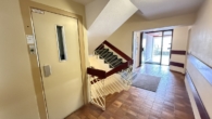 Treppenahus mit Aufzug - Seltene Gelegenheit- Schicke 3 Zimmer Gartenwohnung mit Wellnessbereich, 2 Keller und TG Stellpl.