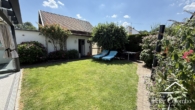 Gartenansicht - Liebevoll renoviertes Einfamilienhaus mit Wintergarten und traumhaftem Garten in Schwabmünchen