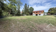 Hausansicht mit Grundstück - -Top Objekt- Einzigartiges Holzhaus mit über 1.900 m² Grund. Großzügig wohnen in traumhafter Lage